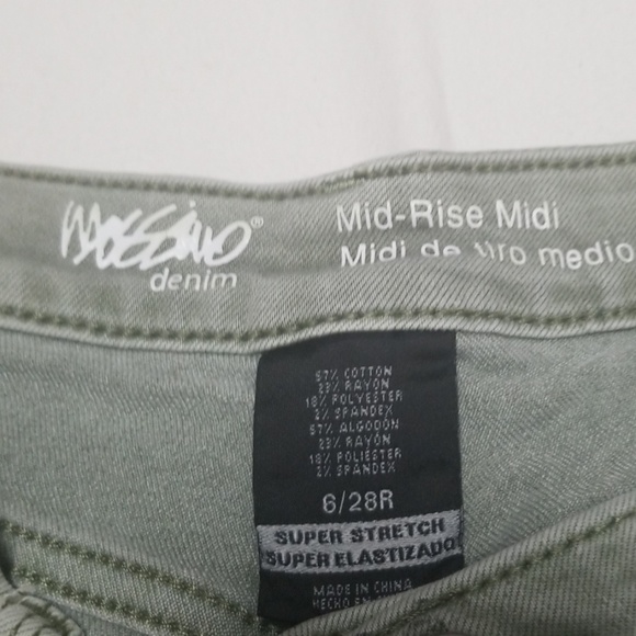 Denim shorts - Picture 2 of 2